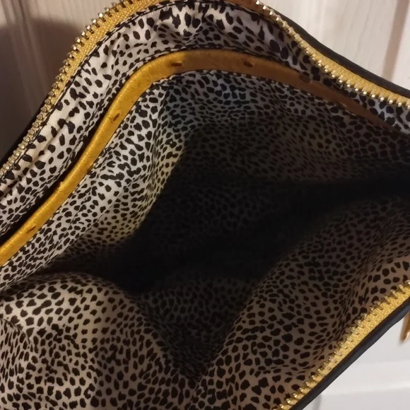 Purses - Picture 3 of 8